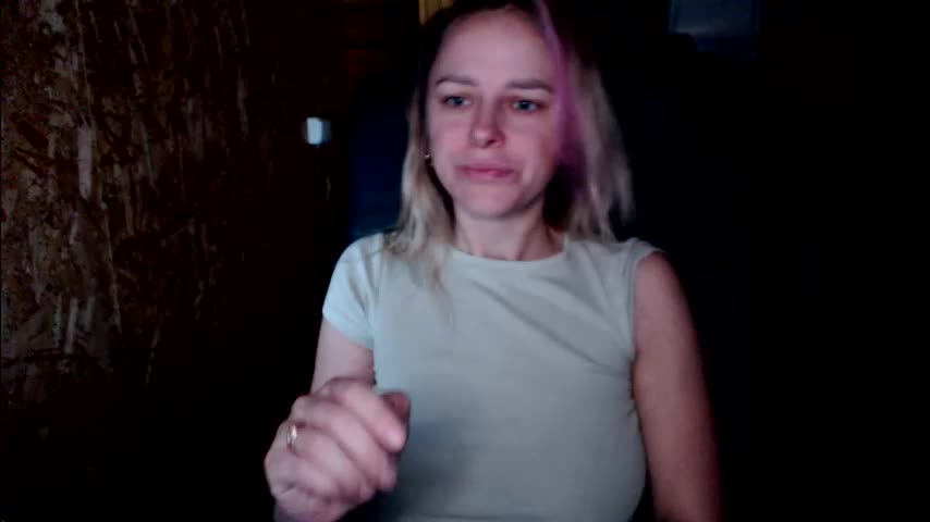 brilliantly Cam Model Chat December 17, 2025