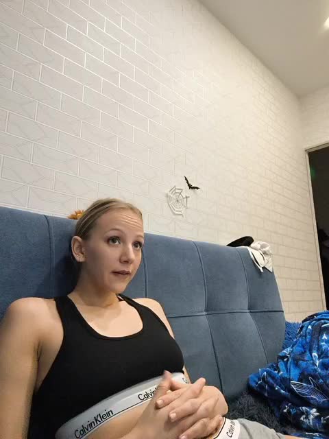 GORIGLAZ Cam Model Chat December 17, 2025