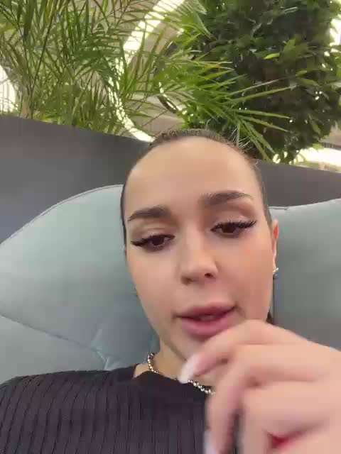 -Sasha-Orlova- Cam Model Chat December 17, 2025