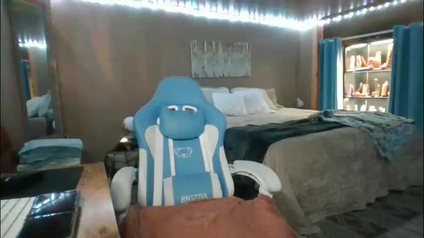 mavismable Cam Model Chat December 17, 2025