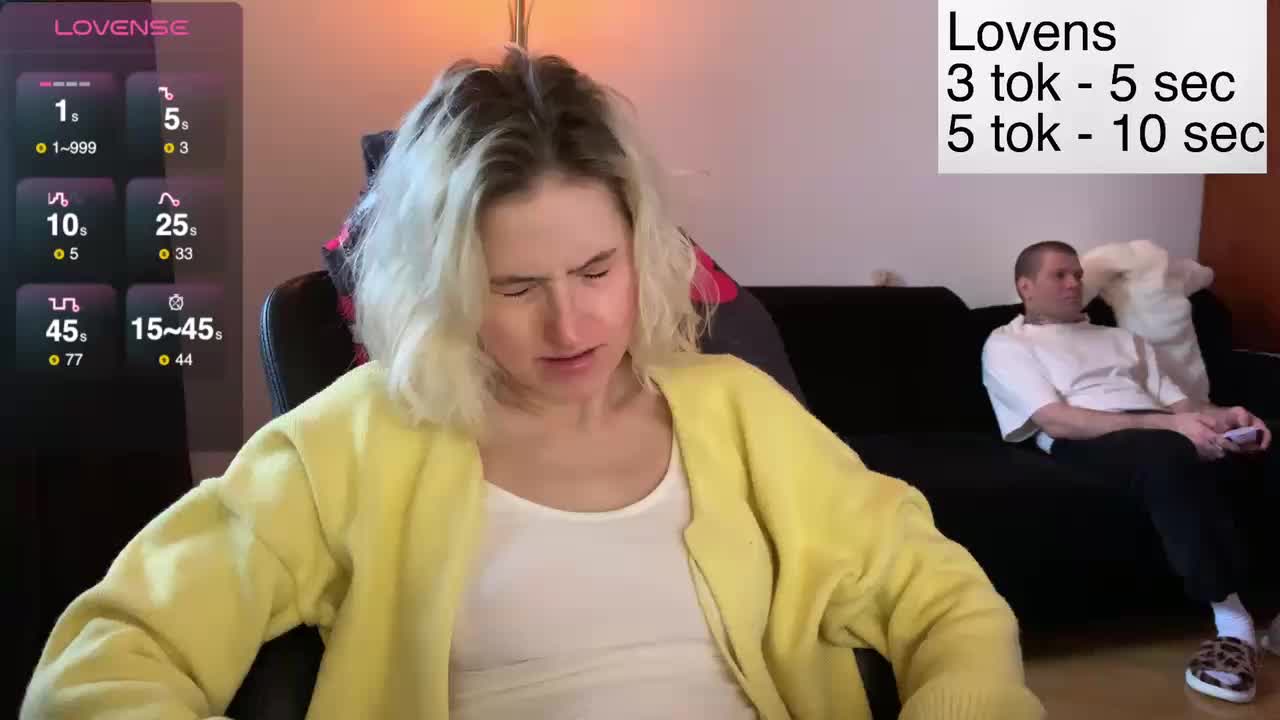 Sexy-Sweets Cam Model Chat December 17, 2025