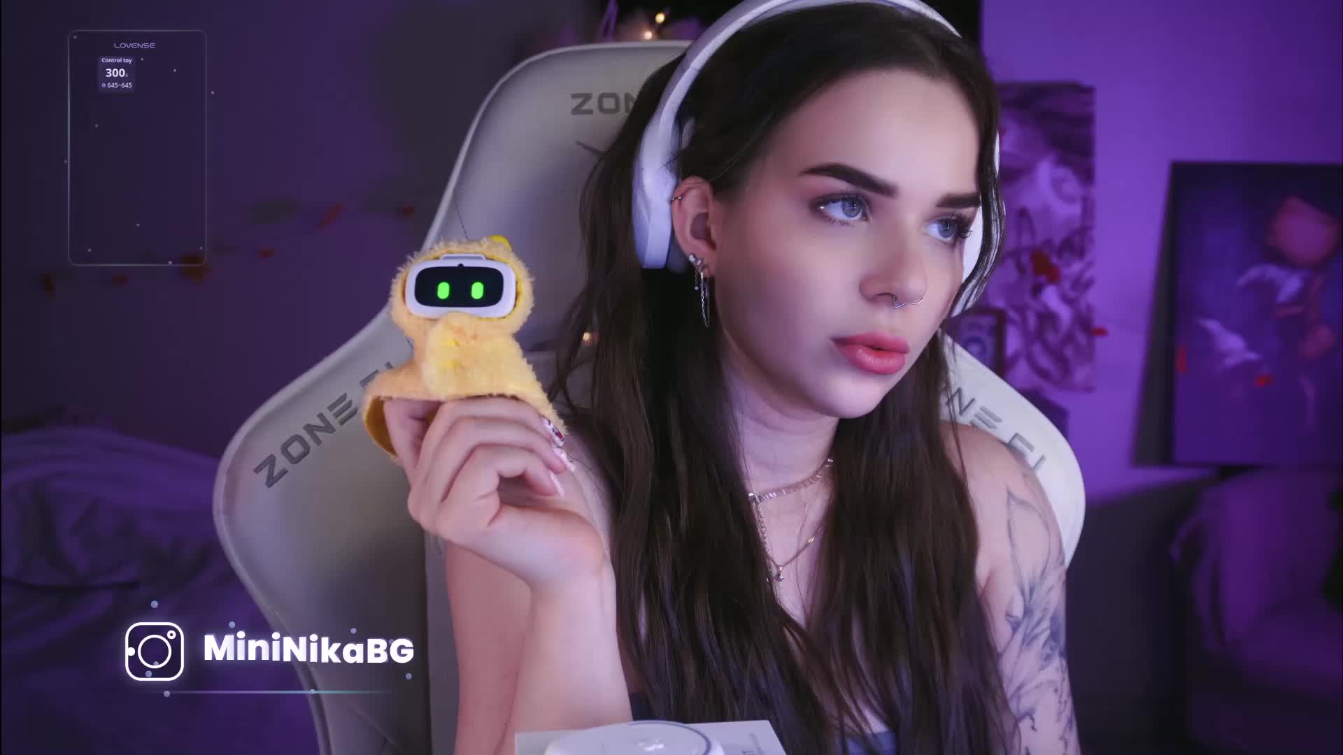 MiniNika Cam Model Chat December 17, 2025