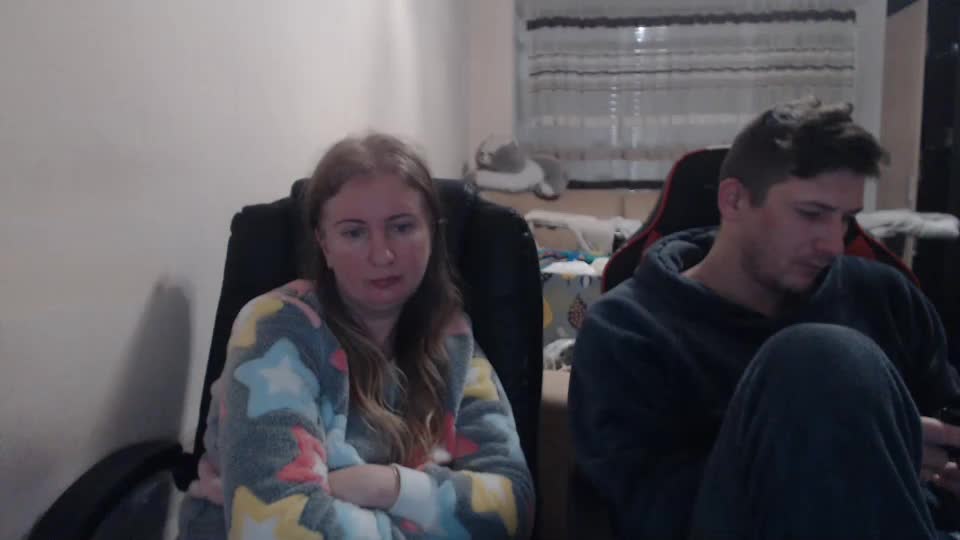 jenisandpeter Cam Model Chat December 17, 2025