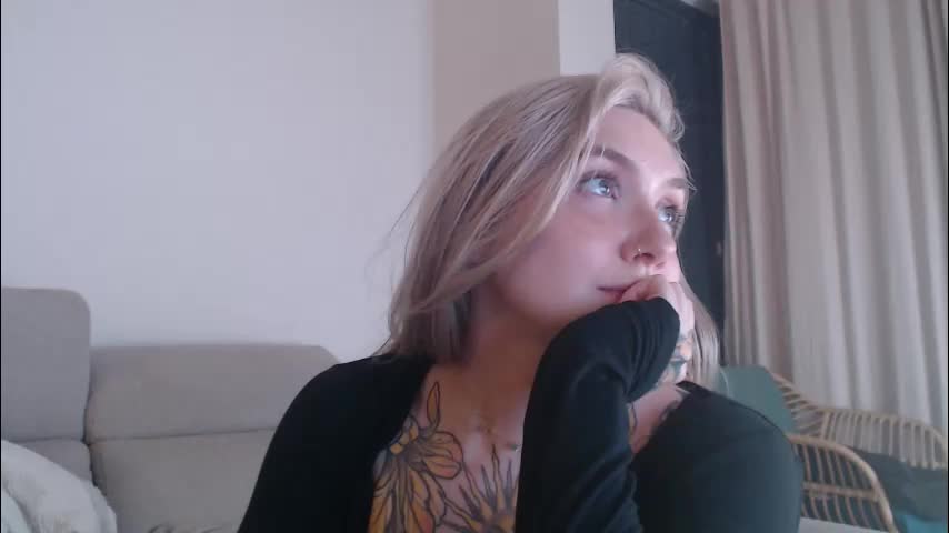 tattoobbgirl Cam Model Chat December 18, 2025