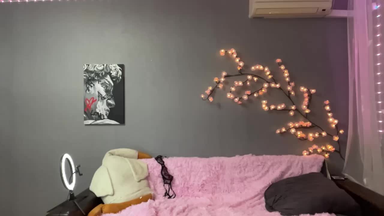 MicaFiechter Cam Model Chat December 18, 2025