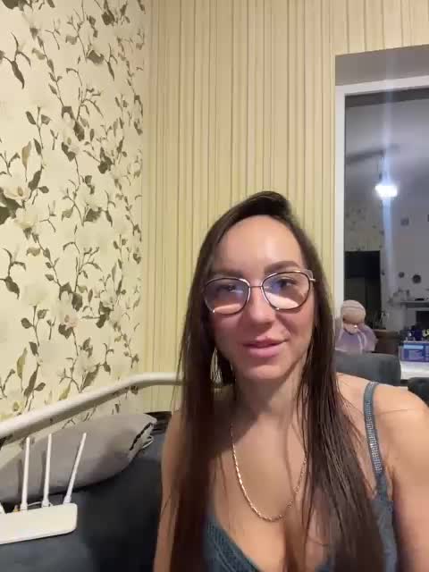 vladazmeya Cam Model Chat December 18, 2025