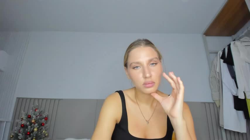 SofiClimbing Cam Model Chat December 18, 2025