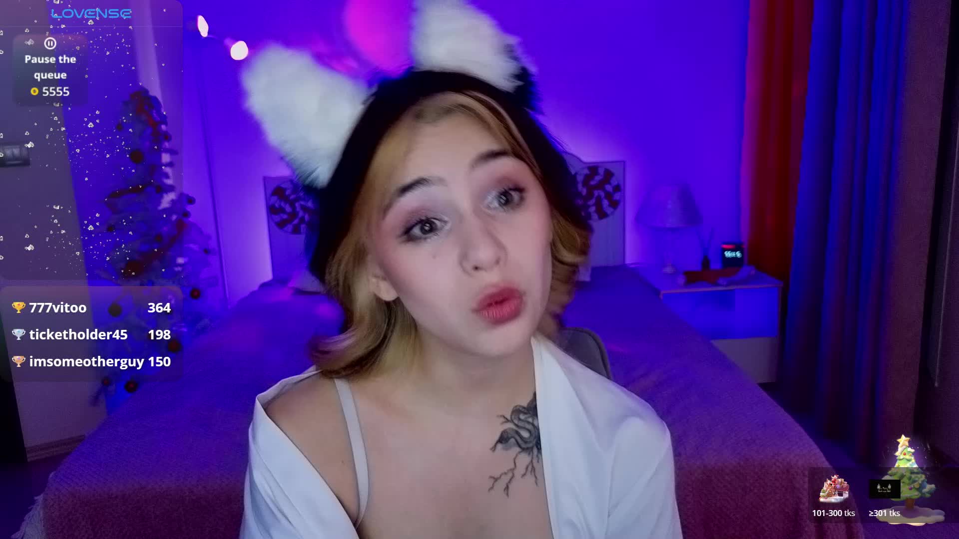 CoralineJones Cam Model Chat December 18, 2025