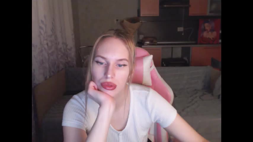 elsa_shine Cam Model Chat December 18, 2025