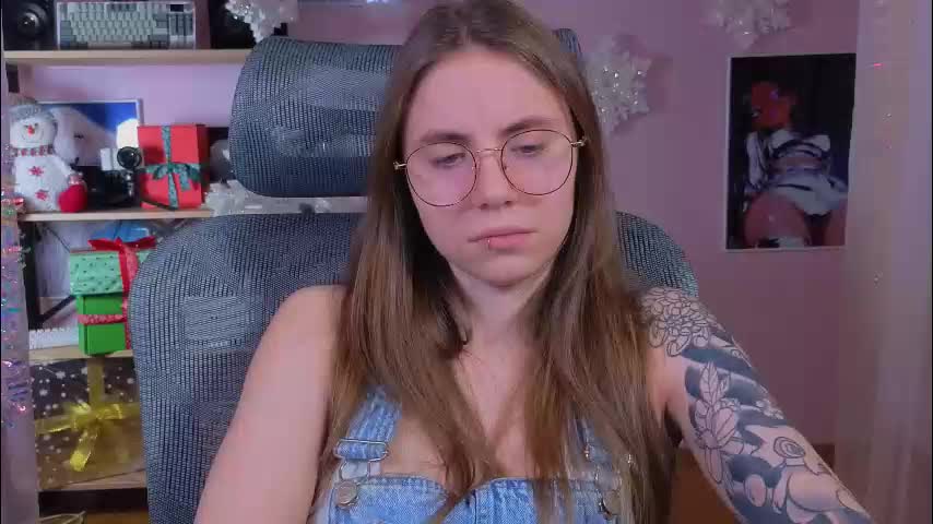 _lovelylove_ Cam Model Chat December 18, 2025