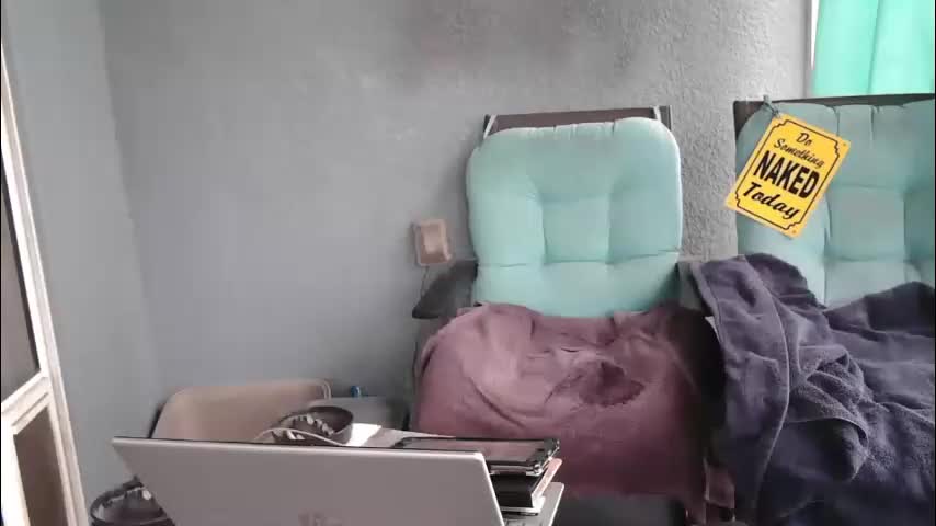 smallpenisbigtongue Cam Model Chat December 18, 2025