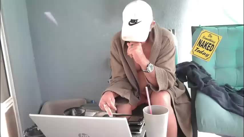 smallpenisbigtongue Cam Model Chat December 18, 2025