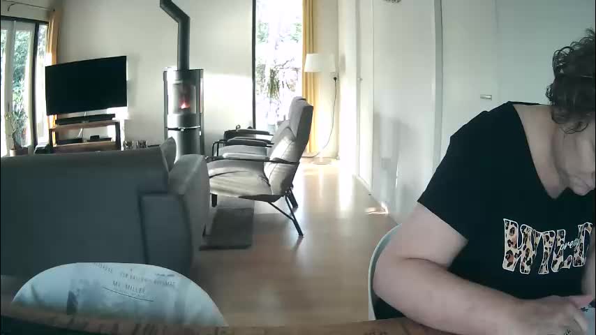 woodwurm Cam Model Chat December 18, 2025