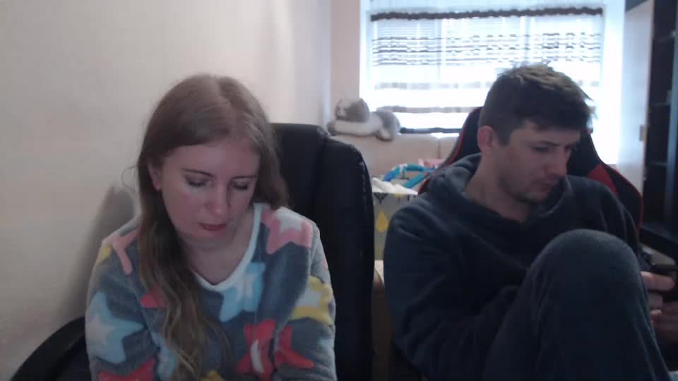 jenisandpeter Cam Model Chat December 18, 2025