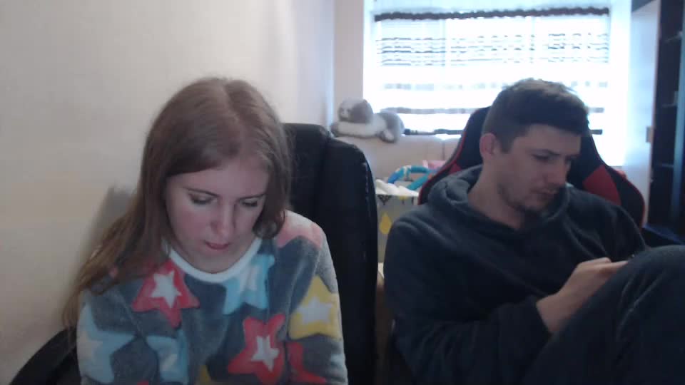 jenisandpeter Cam Model Chat December 18, 2025