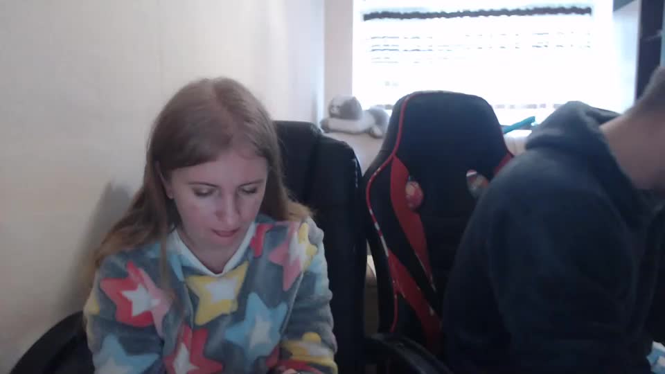 jenisandpeter Cam Model Chat December 18, 2025