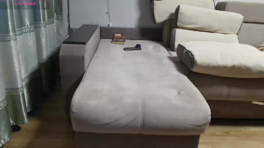 Milaa1998 Cam Model Chat December 18, 2025