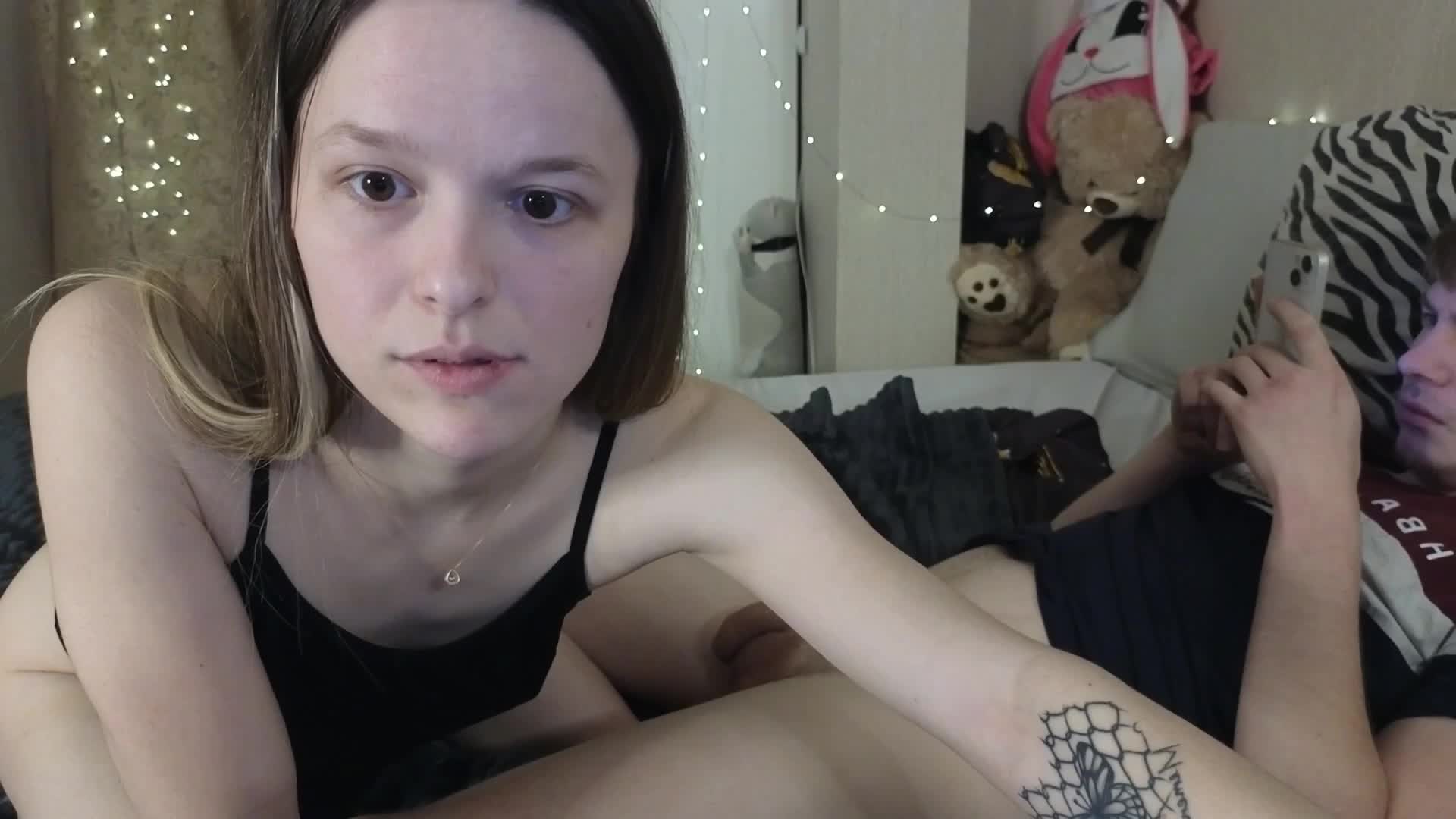 mali- Cam Model Chat December 18, 2025