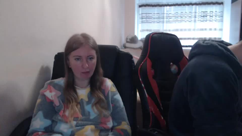 jenisandpeter Cam Model Chat December 18, 2025