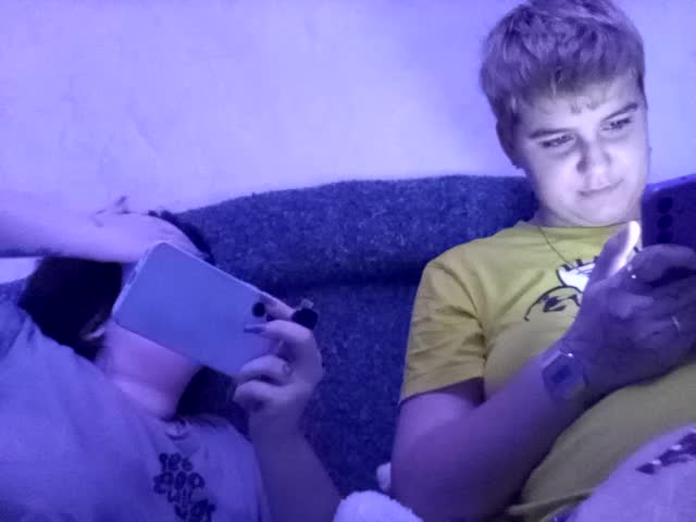 2Lesbians Cam Model Chat December 19, 2025