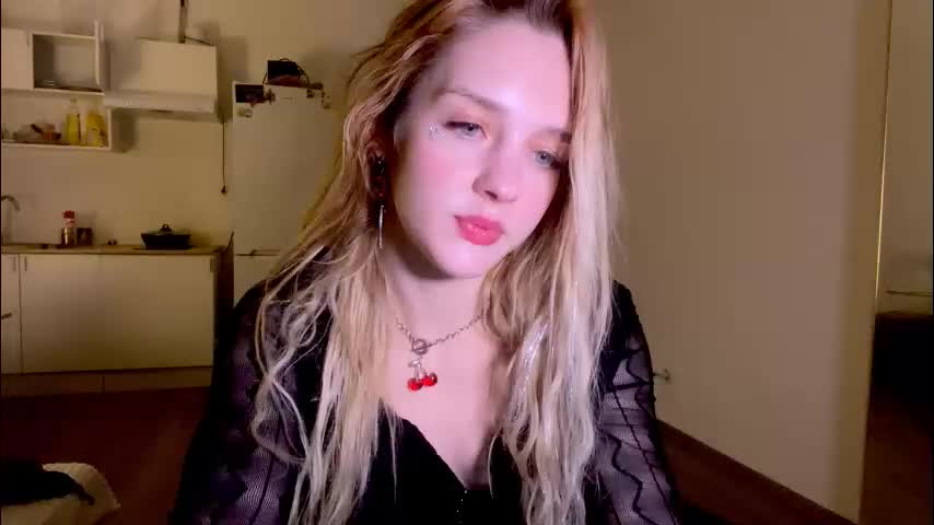 sailormoon666_ Cam Model Chat December 19, 2025