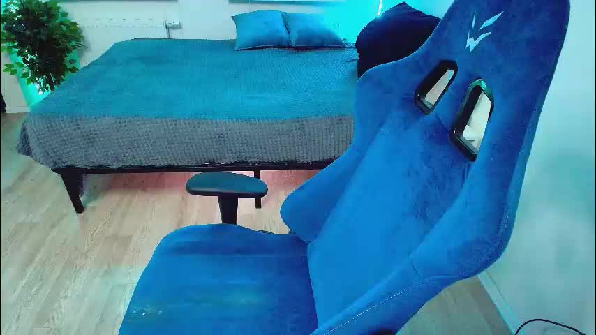 topcranberry Cam Model Chat December 19, 2025