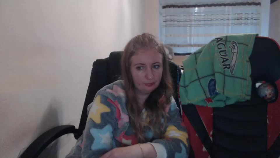 jenisandpeter Cam Model Chat December 19, 2025