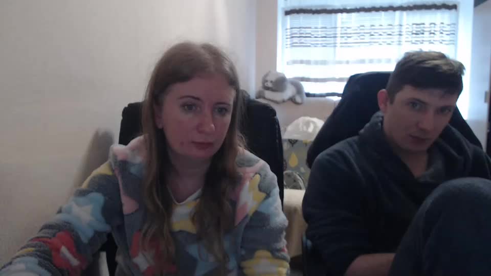 jenisandpeter Cam Model Chat December 19, 2025