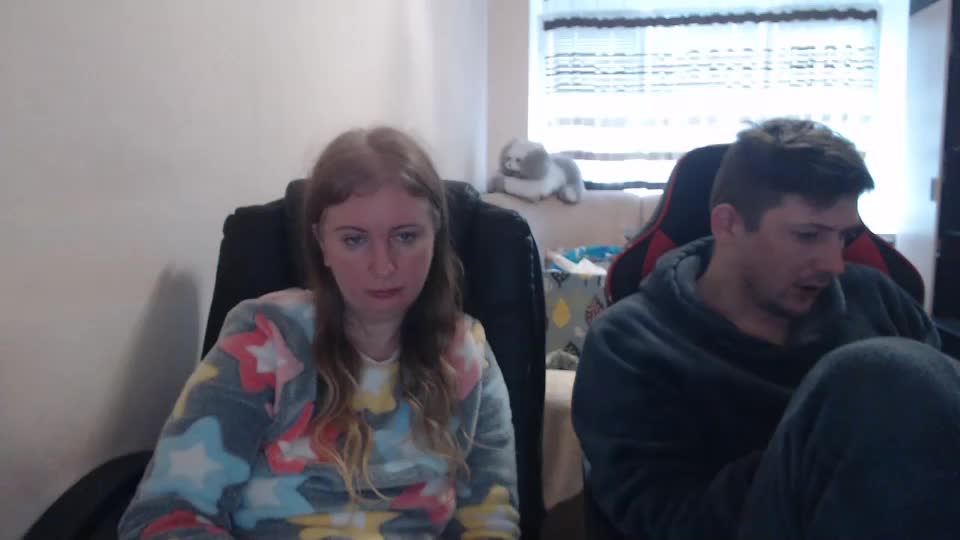 jenisandpeter Cam Model Chat December 19, 2025