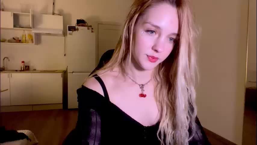 sailormoon666_ Cam Model Chat December 19, 2025