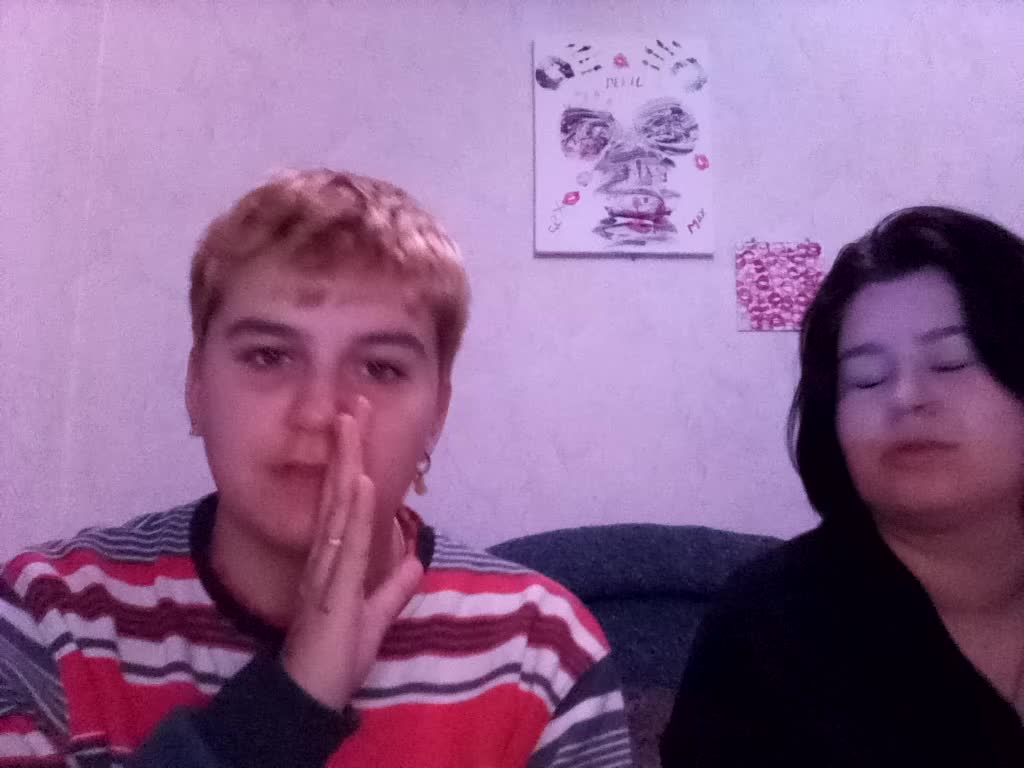 2Lesbians Cam Model Chat December 19, 2025