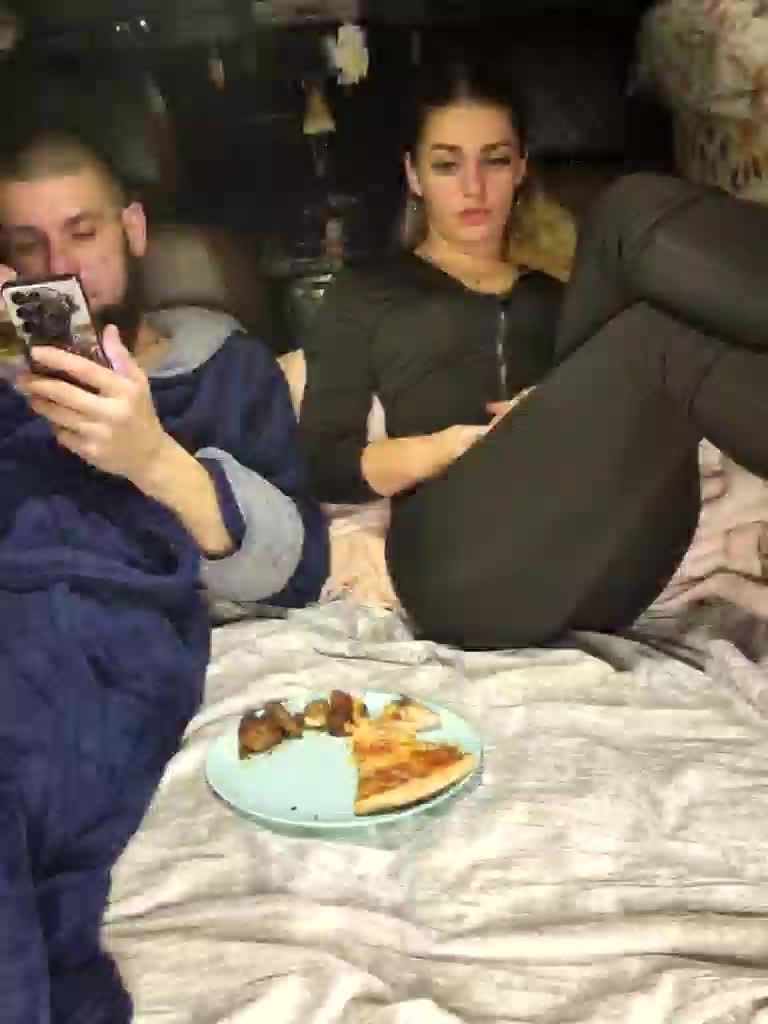 SweetCoople Cam Model Chat December 19, 2025