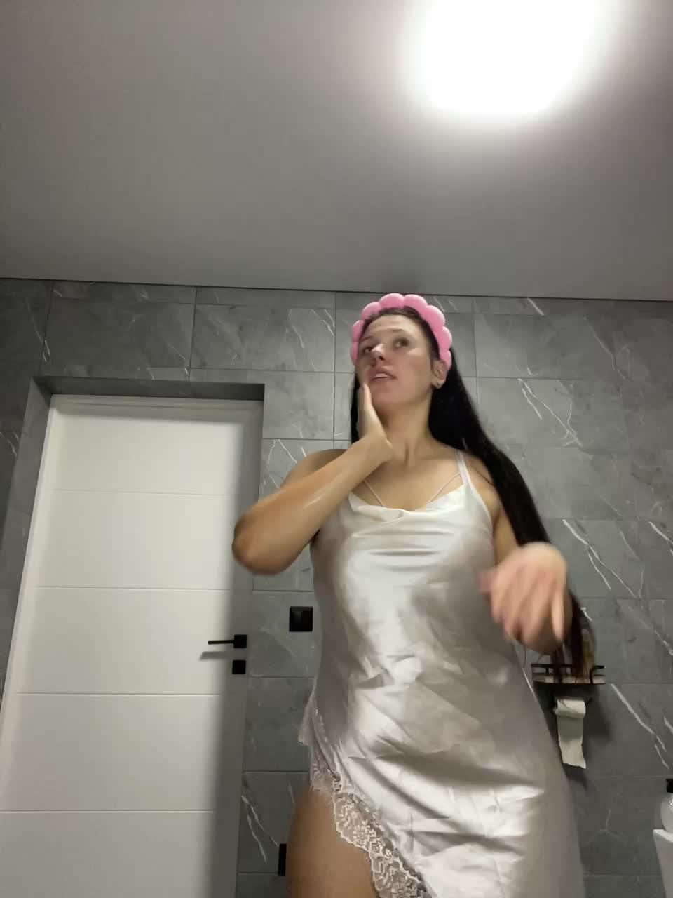 Potifays Cam Model Chat December 20, 2025