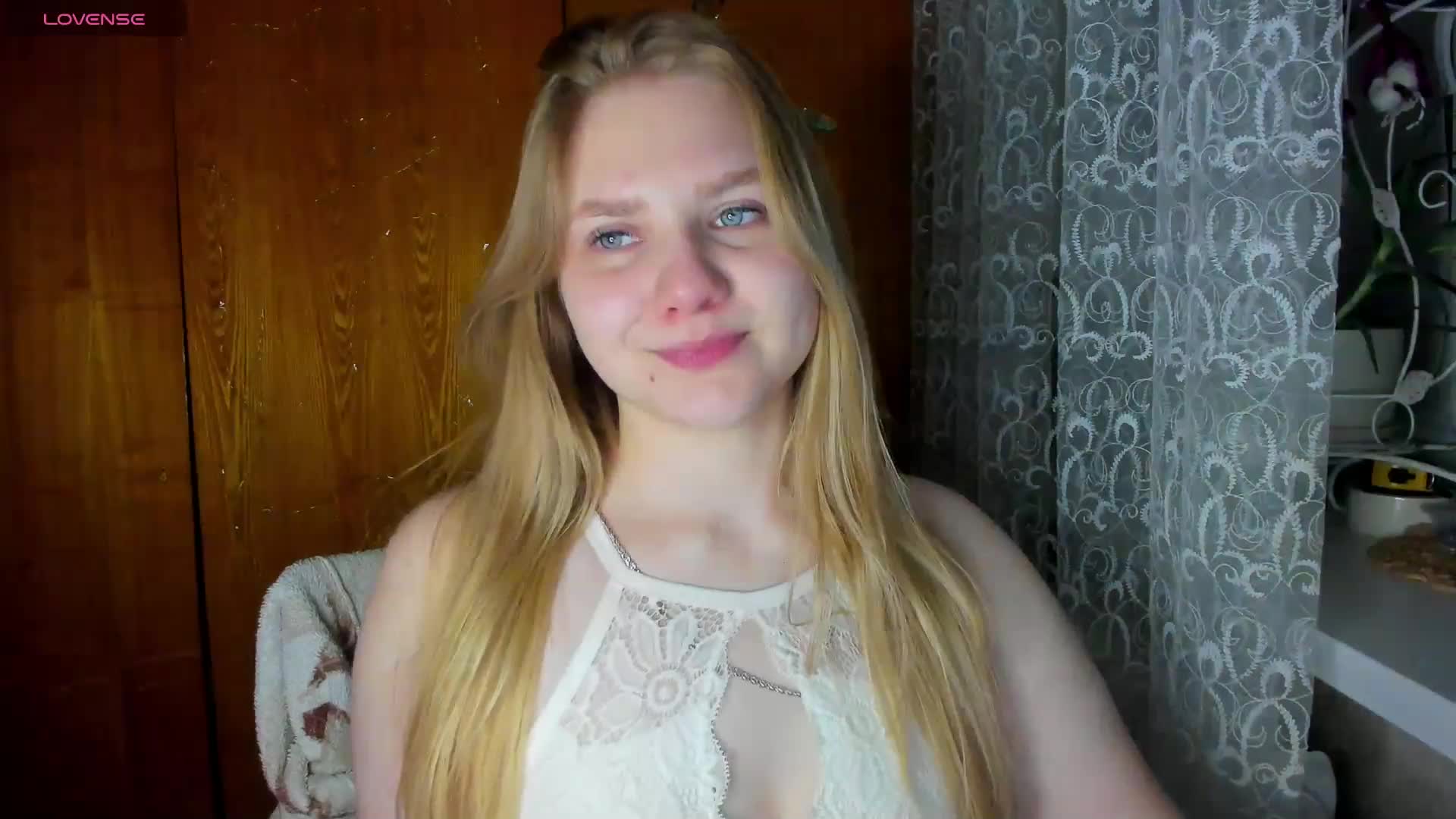 Emma-Frizea Cam Model Chat December 20, 2025