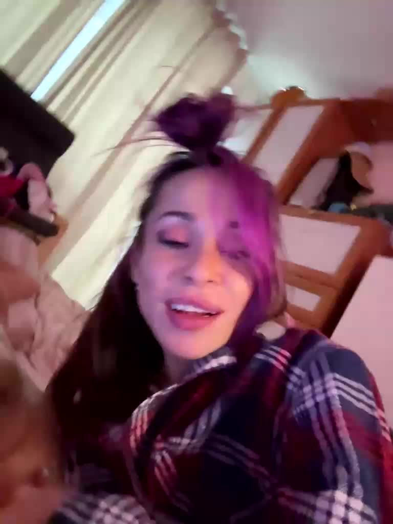 VIP17CoupleDream Cam Model Chat December 21, 2025