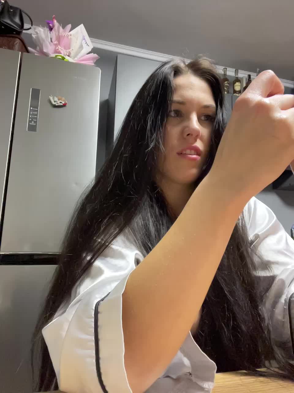 Potifays Cam Model Chat December 21, 2025