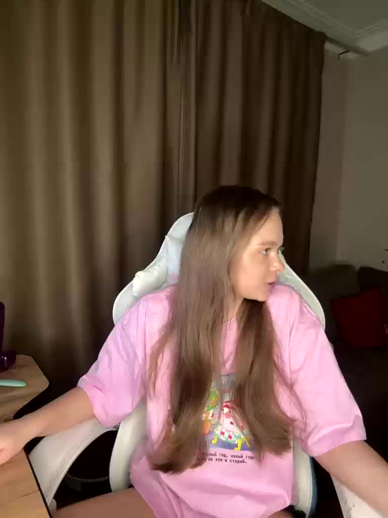 _Fraerok_ Cam Model Chat December 21, 2025