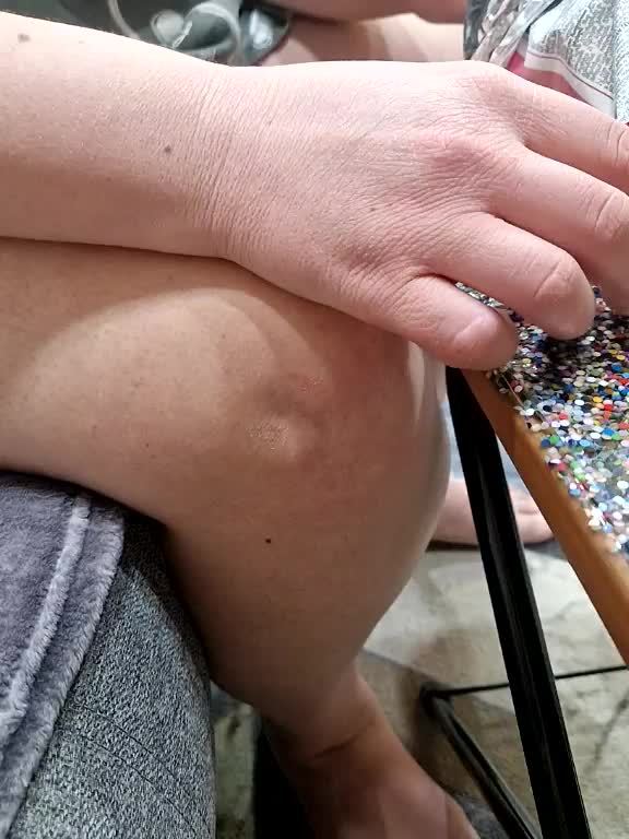 Para222a Cam Model Chat December 22, 2025