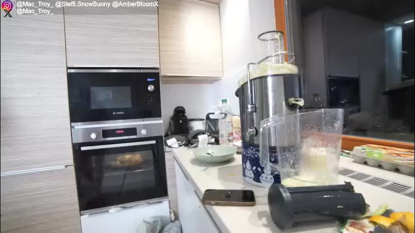 mac_troy Cam Model Chat December 22, 2025