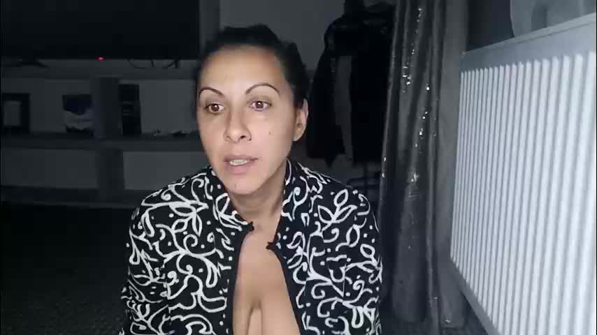 crazybrenda89 Cam Model Chat December 22, 2025