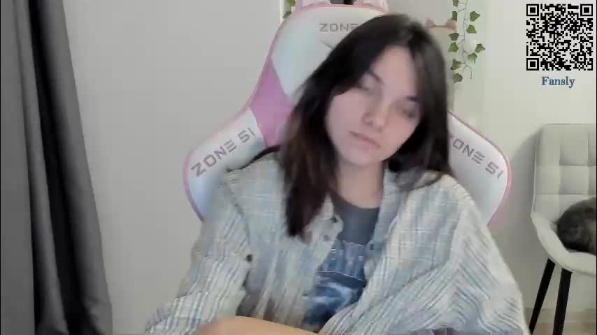 kesh_mne Cam Model Chat December 22, 2025