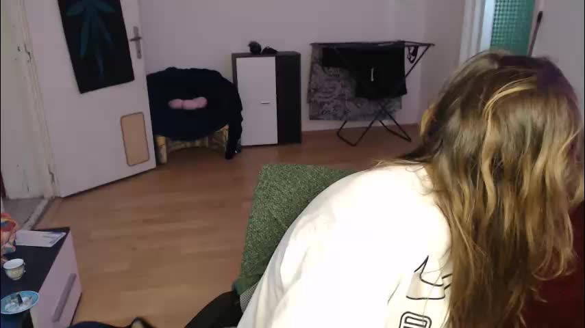 aliens4twenty Cam Model Chat December 22, 2025