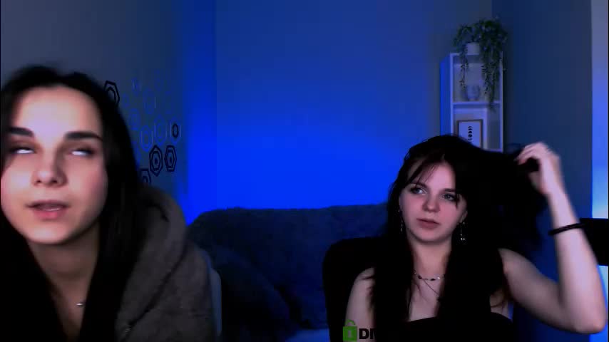 ariana_ross7 Cam Model Chat December 22, 2025