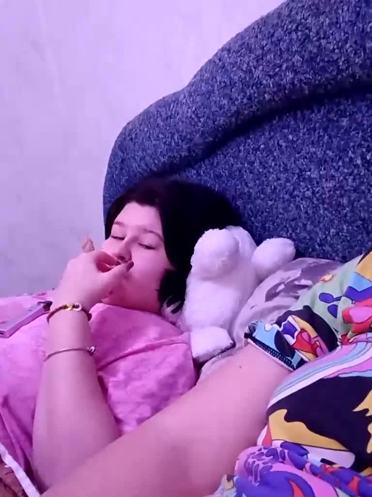 2Lesbians Cam Model Chat December 22, 2025