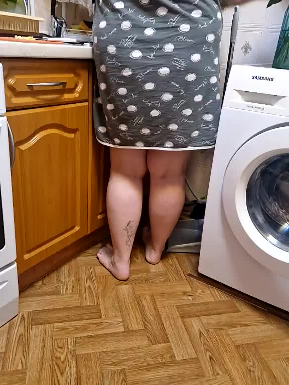 Para222a Cam Model Chat December 22, 2025