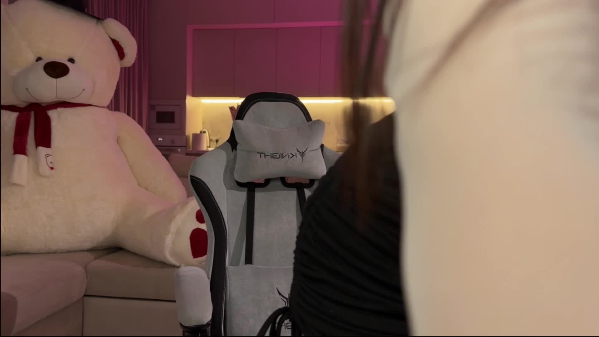 Sofi-Mi Cam Model Chat December 22, 2025