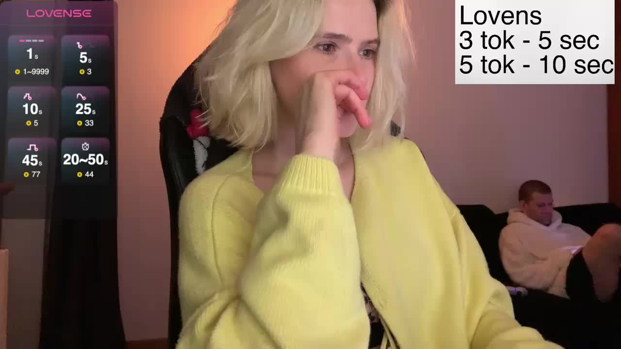 Sexy-Sweets Cam Model Chat December 22, 2025