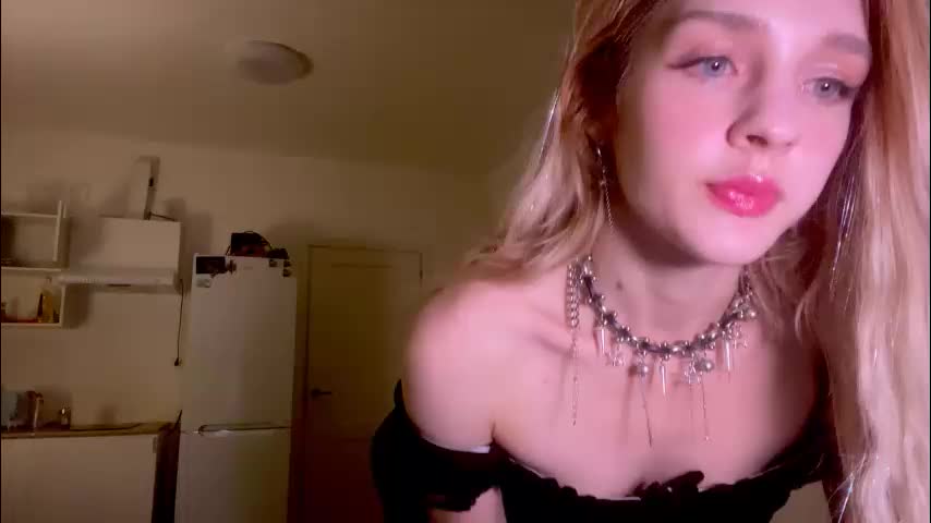 sailormoon666_ Cam Model Chat December 22, 2025