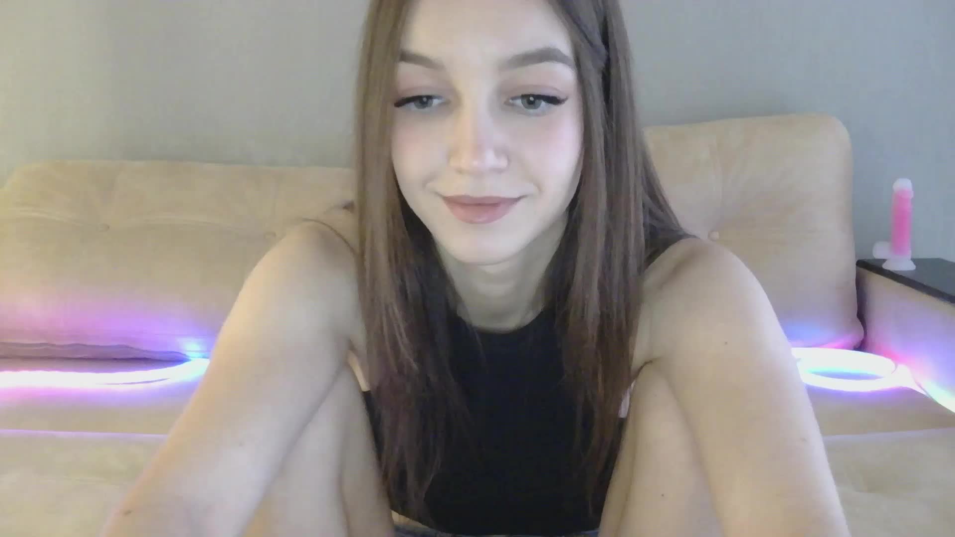 NotSoSweetDasha Cam Model Chat December 22, 2025