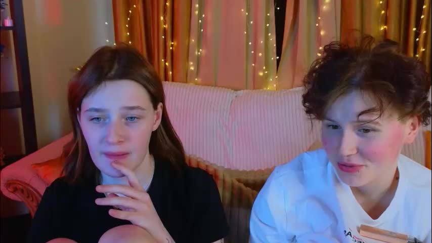 berry_assortment Cam Model Chat December 22, 2025